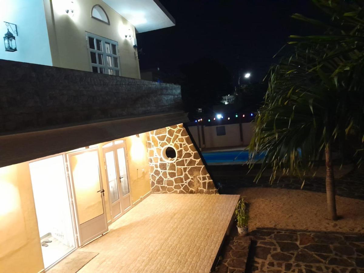 Villa Santa Avec Piscine Et Jardin Pointe aux Piments Exteriör bild