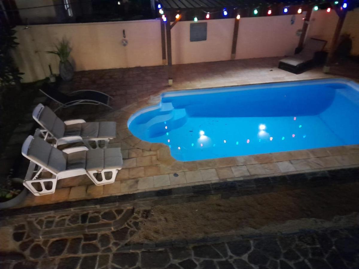 Villa Santa Avec Piscine Et Jardin Pointe aux Piments Exteriör bild